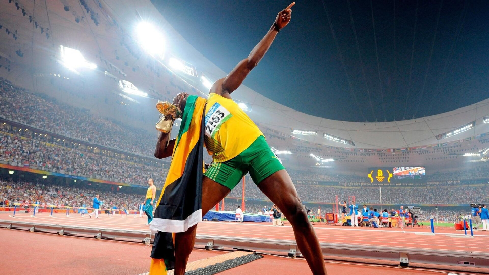 鹈鹕对阵浙江队，恩比德成为全场焦点