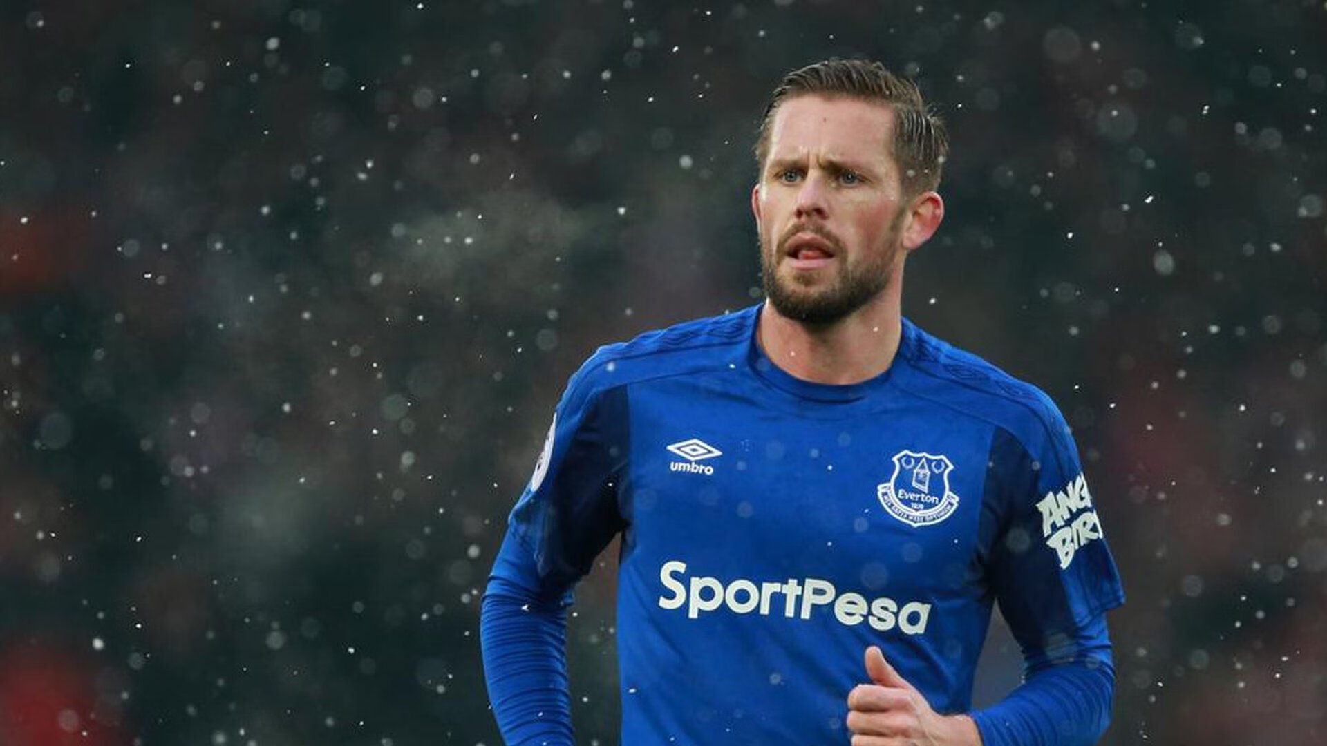 广厦激战步行者之夜，浓眉刷新纪录背后的篮球哲学